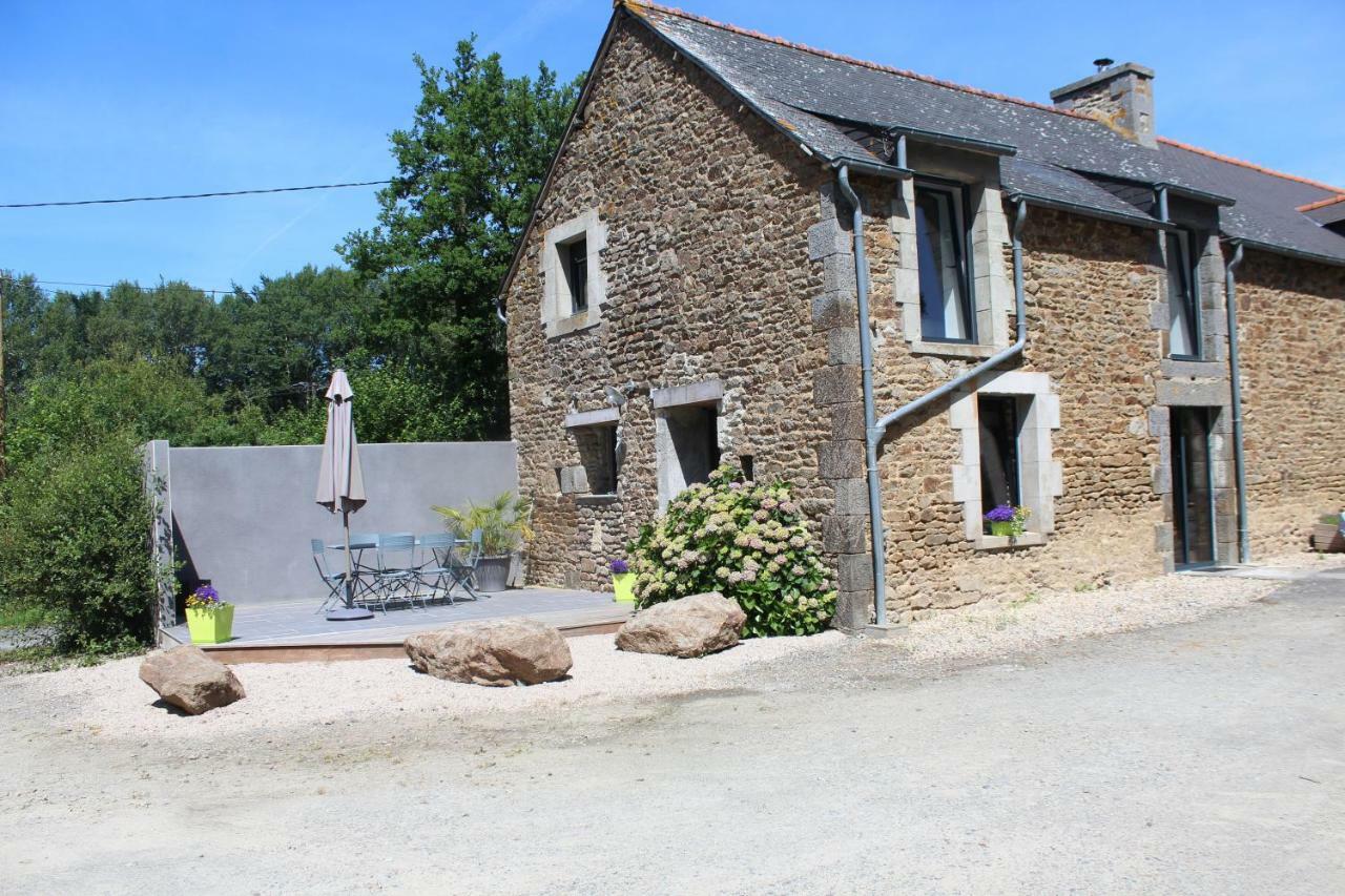 Aux Chants Des OiseauxSaint-Pierre-de-Plesguen エクステリア 写真